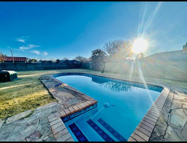 3 BEDROOM HOUSE FOR SALE IN VANDERBIJLPARK SW 1